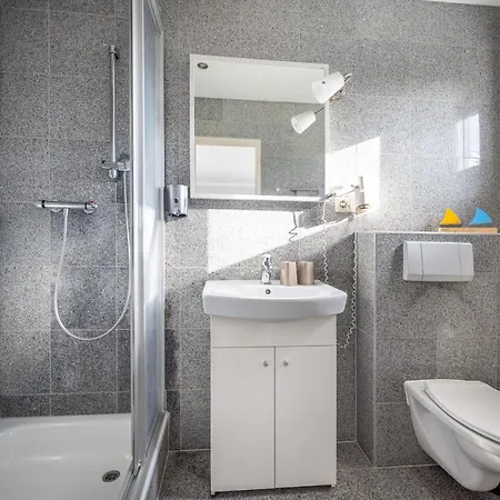 Haus Ferienglueck Sauna Im Haus 公寓式酒店 Sellin (Rugen)